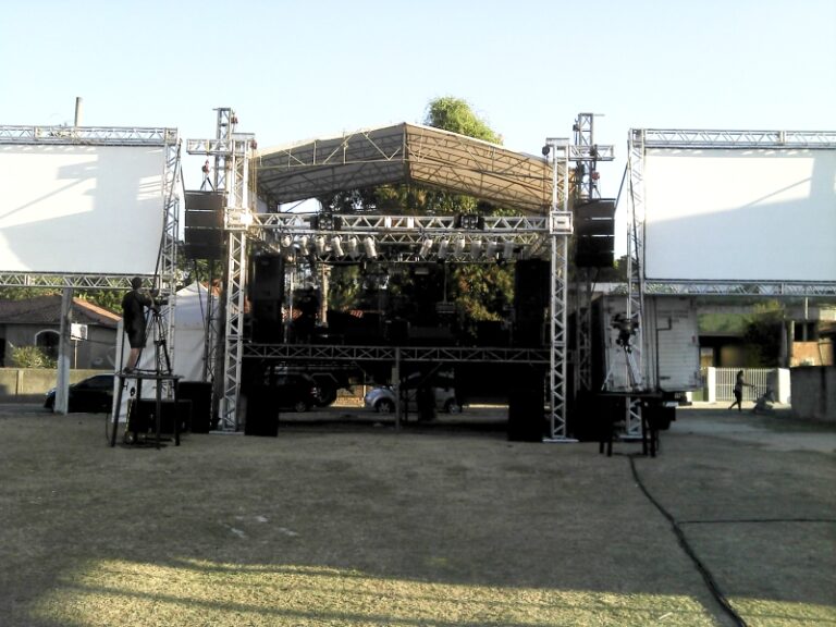 Palco completo com telões